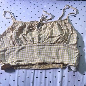 Cute yellow crop top